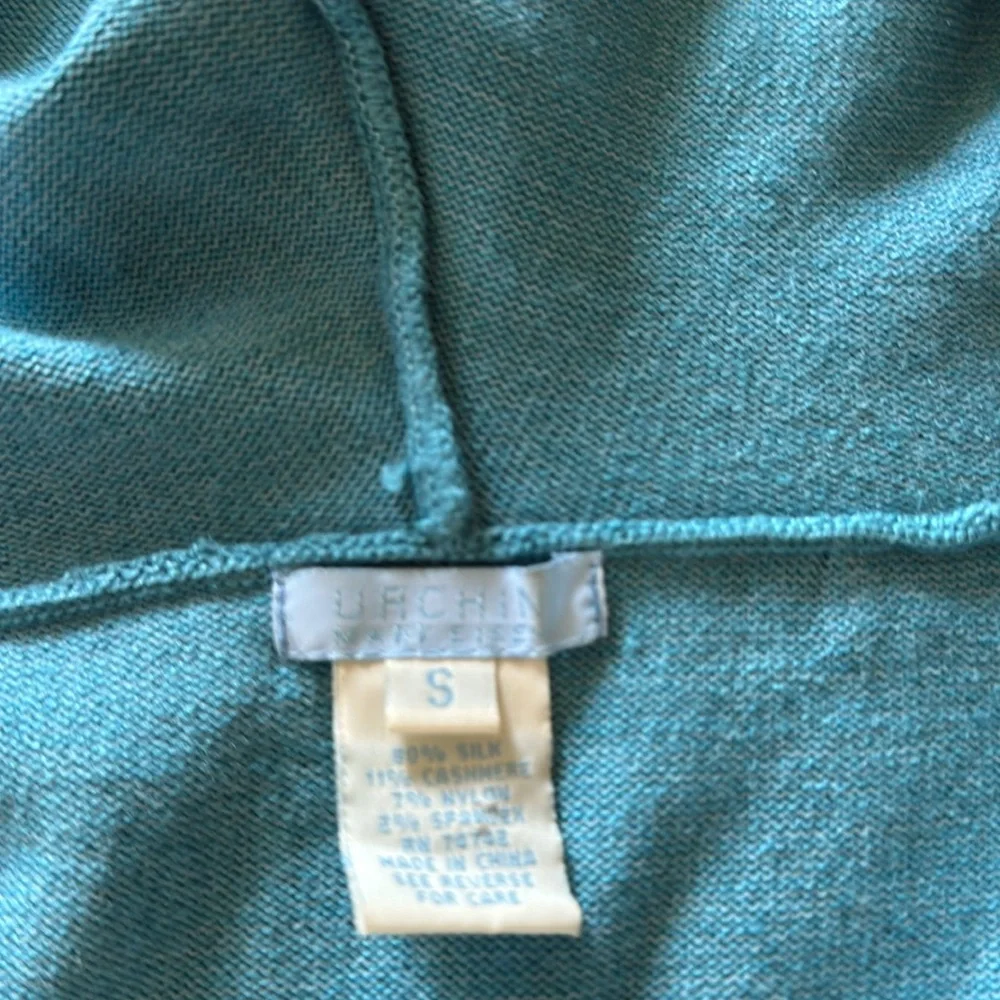 Urchin, Vintage, Y2K, cropped zip up hoodie. - Picture 5 of 5